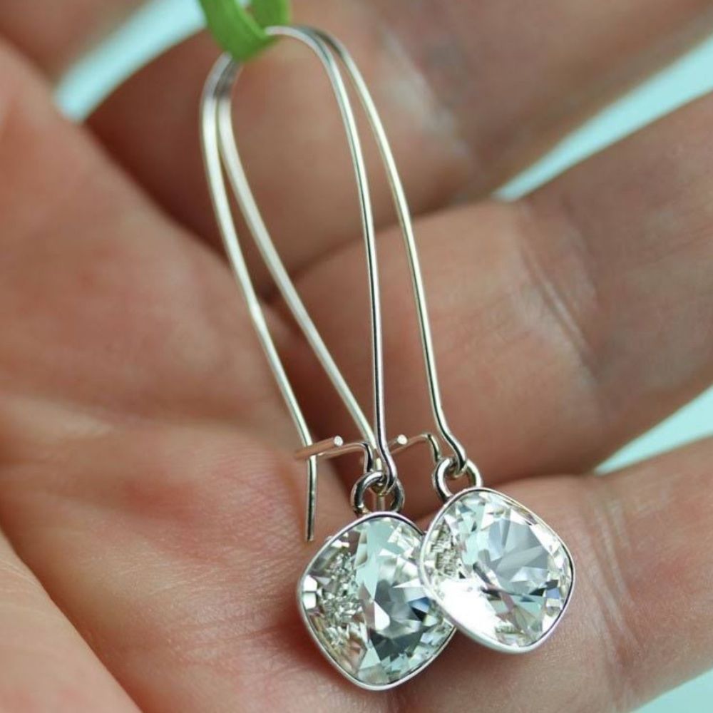 🆕Silver Kidney Wire Earrings - Picture 3 of 9